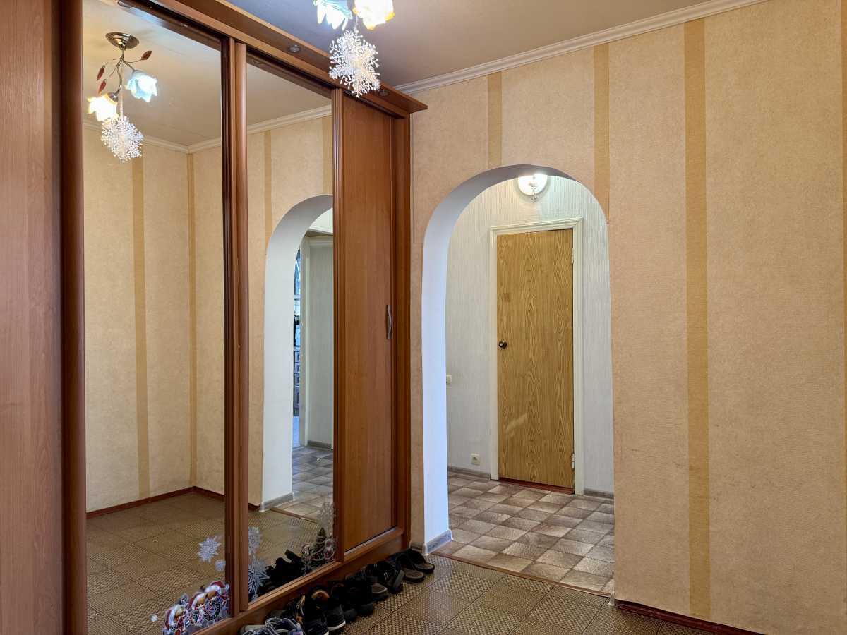 Продаж 3-кімнатної квартири 69 м², Прилужна вул., 10
