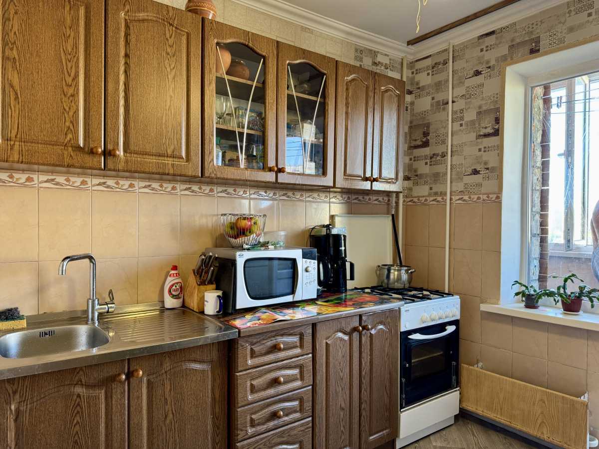 Продаж 3-кімнатної квартири 69 м², Прилужна вул., 10