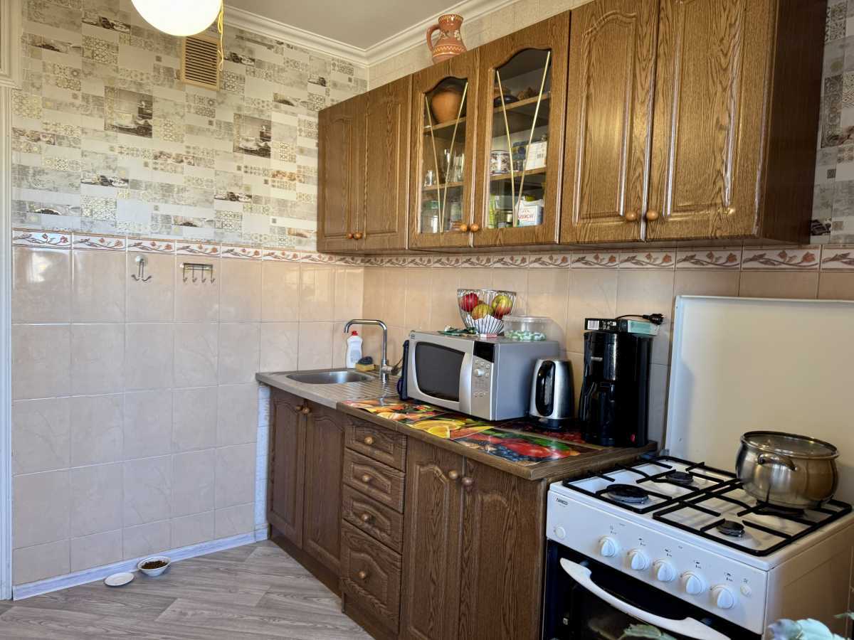 Продаж 3-кімнатної квартири 69 м², Прилужна вул., 10