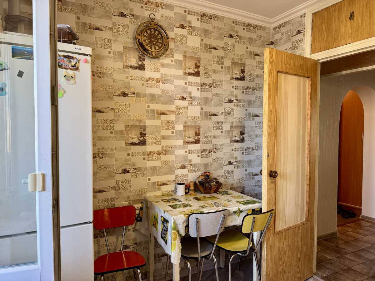 Продаж 3-кімнатної квартири 69 м², Прилужна вул., 10