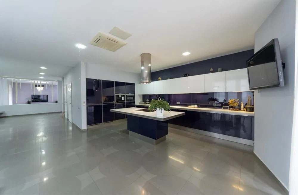 Аренда коттеджа 345 м², Белицкая ул.