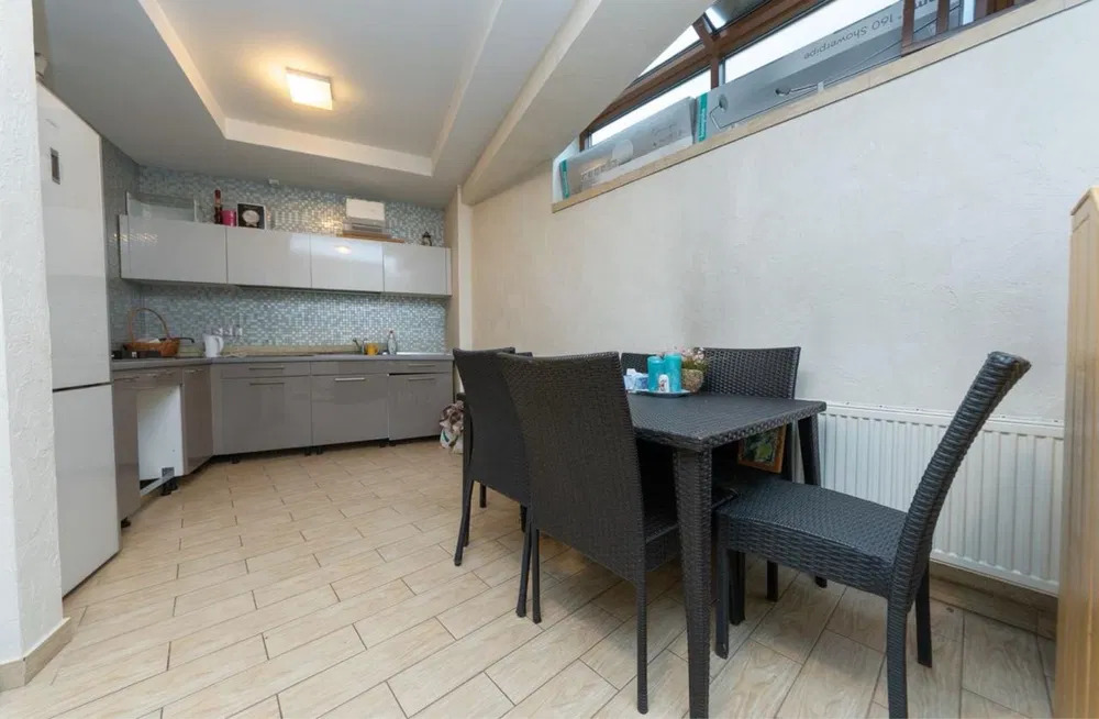 Аренда коттеджа 345 м², Белицкая ул.