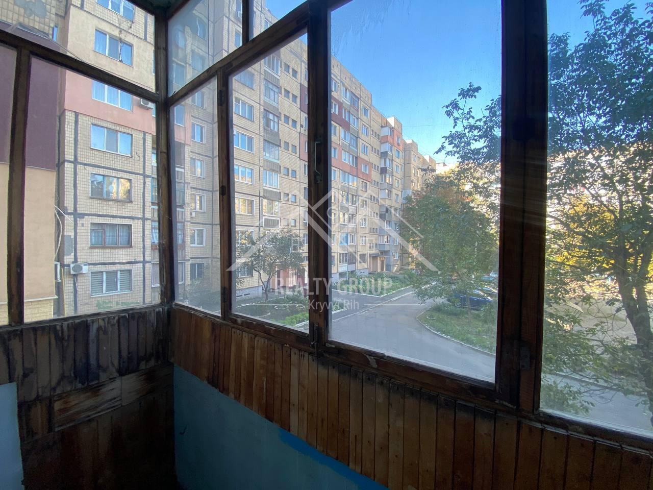 Продажа 3-комнатной квартиры 65 м², Вечерний бул.