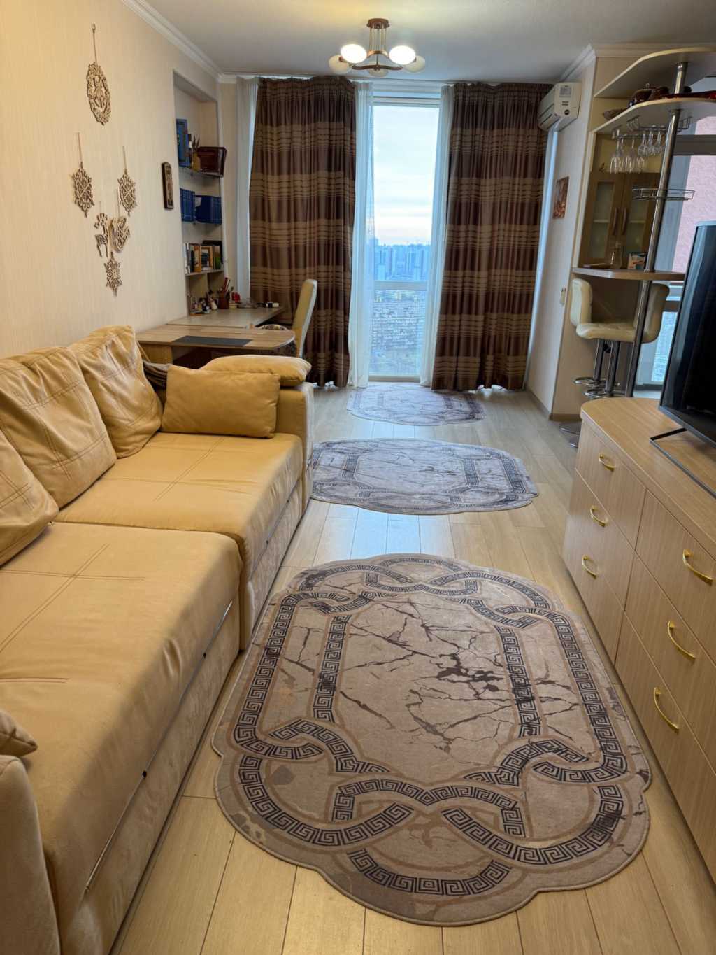 Продажа 2-комнатной квартиры 70 м², Соборности просп.