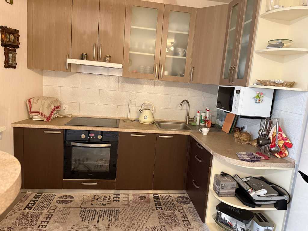 Продажа 2-комнатной квартиры 70 м², Соборности просп.