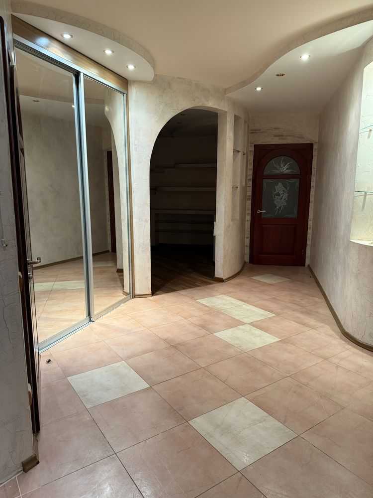 Продажа 4-комнатной квартиры 139 м², Митрополита Андрея Шептицкого ул.