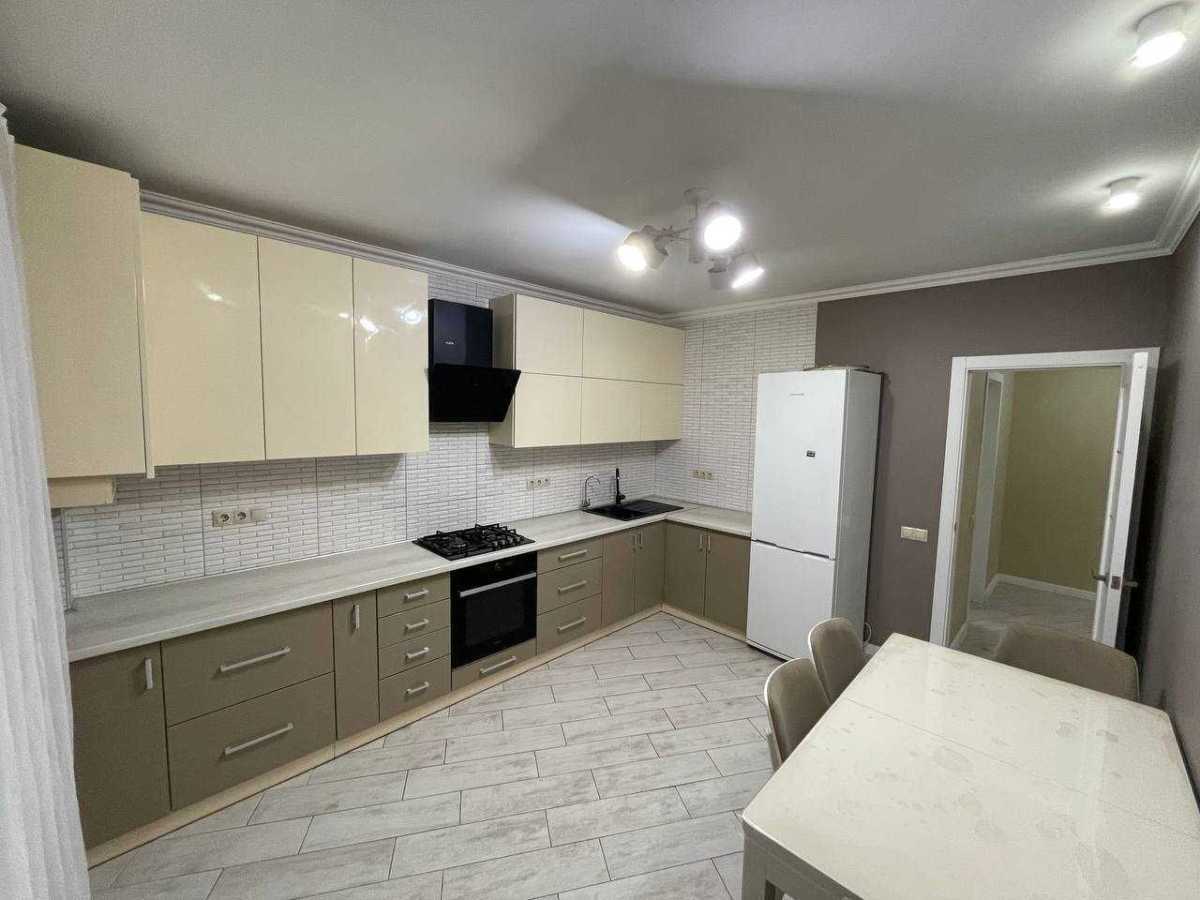 Продажа 2-комнатной квартиры 60 м², Вячеслава Черновола ул.