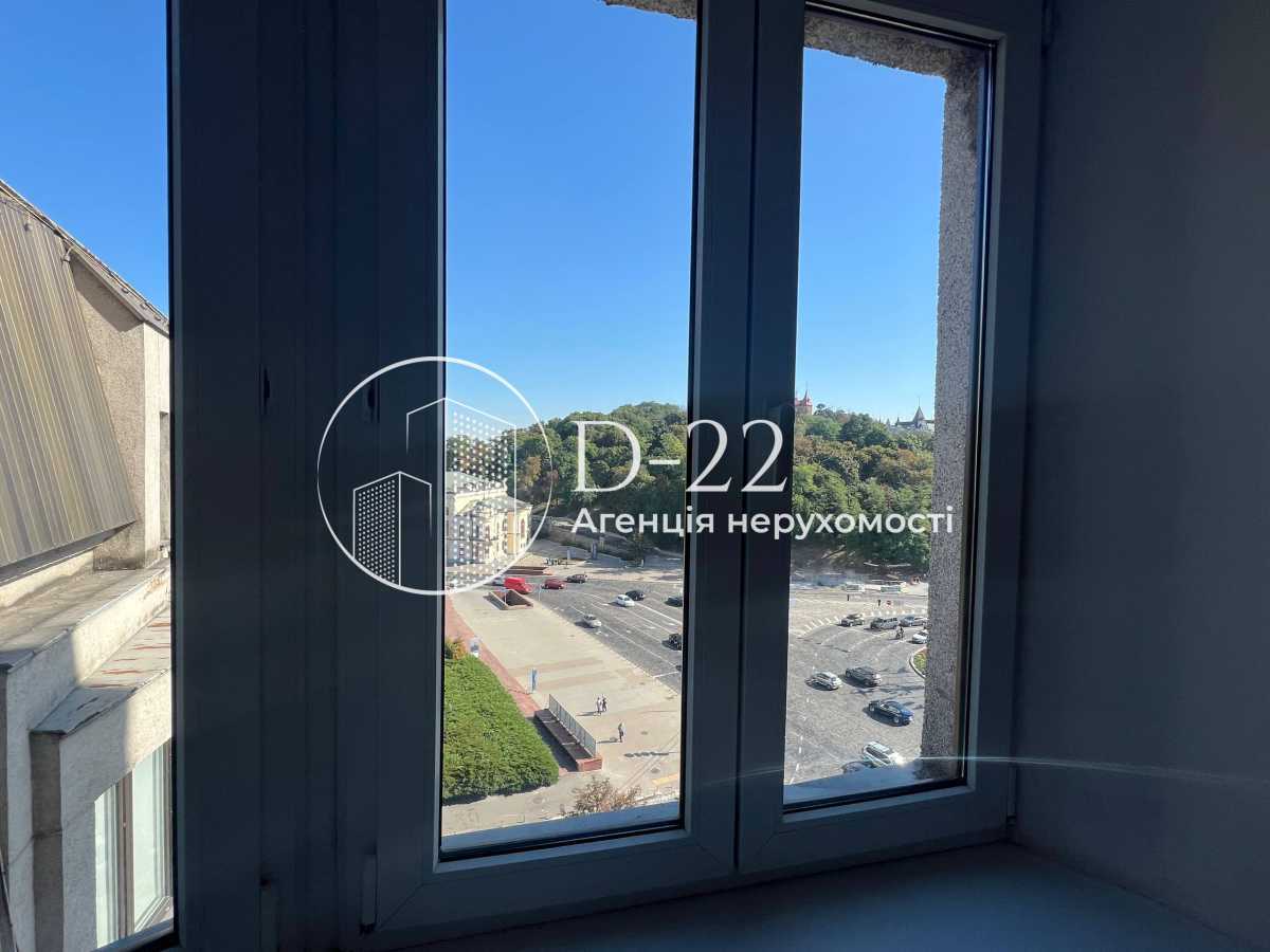 Оренда офісу 112 м², Хрещатик вул., 4