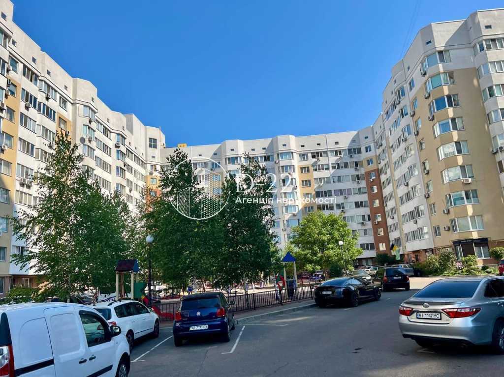 Продажа 3-комнатной квартиры 107.7 м², Василия Кричевского пер., Симоненко, 4