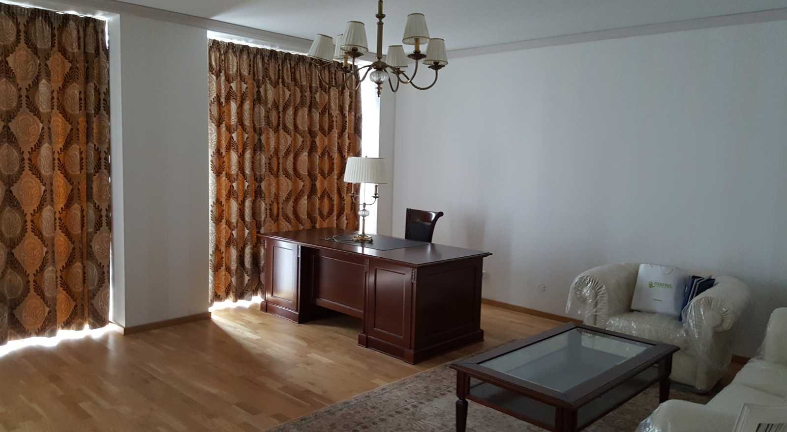 Аренда 4-комнатной квартиры 288 м², Зверинецкая ул., 59