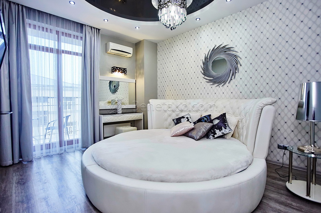 Аренда 3-комнатной квартиры 100 м², Греческая ул., 1А