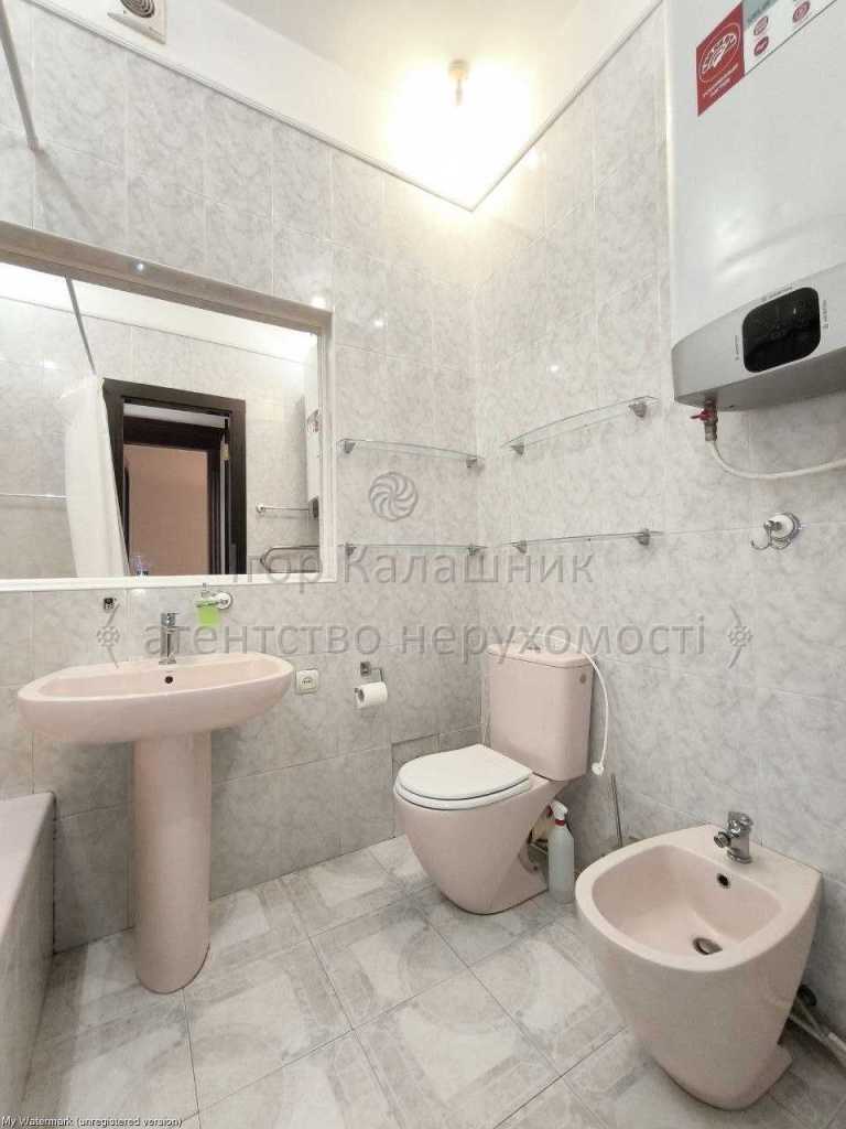 Продажа 5-комнатной квартиры 163.3 м², Крещатик ул., 21