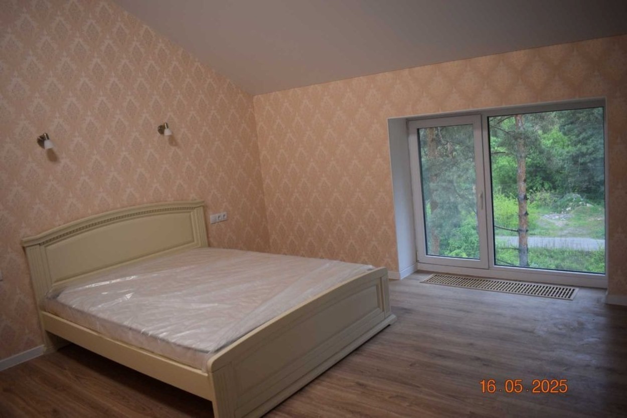 Продажа 2-комнатной квартиры 75 м², Батуринская ул.