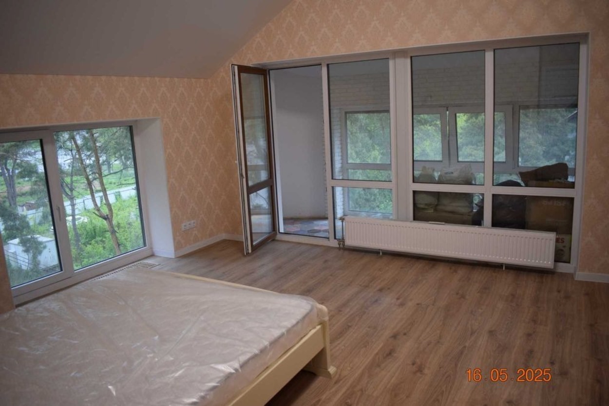 Продажа 2-комнатной квартиры 75 м², Батуринская ул.