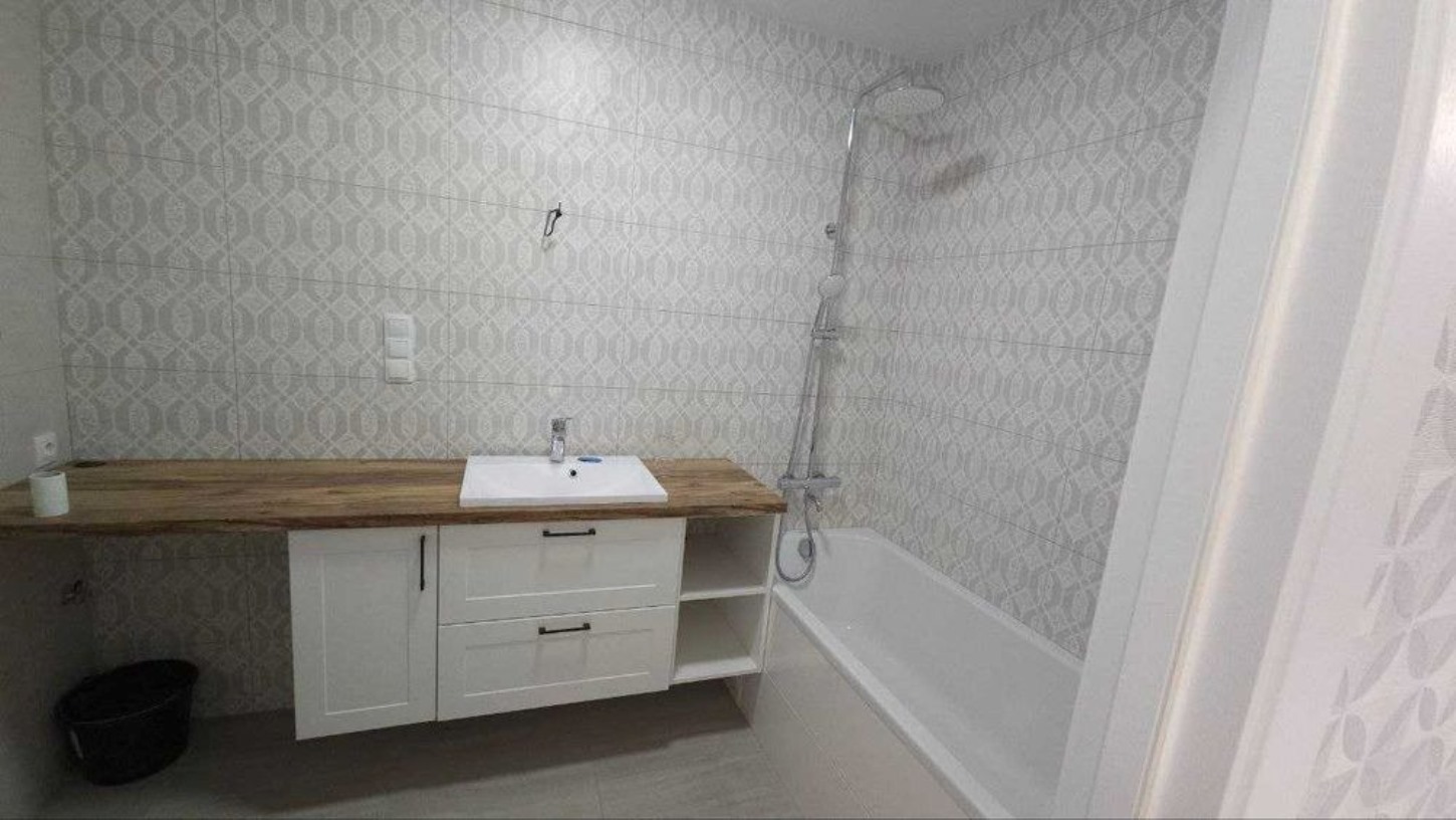 Продажа 2-комнатной квартиры 75 м², Батуринская ул.