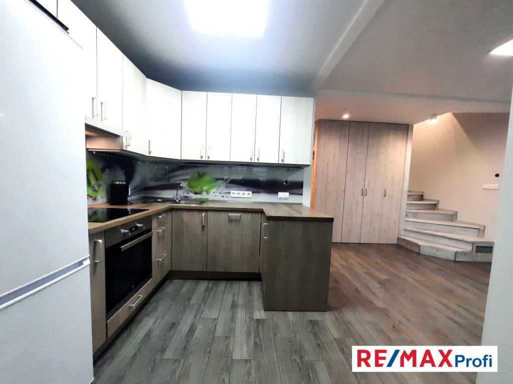 Продажа 3-комнатной квартиры 83.7 м², Сагайдачного ул., 7
