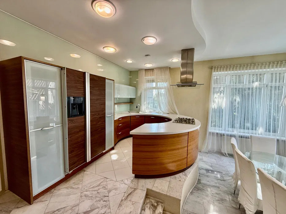 Оренда будинку 485 м², Либідська вул.