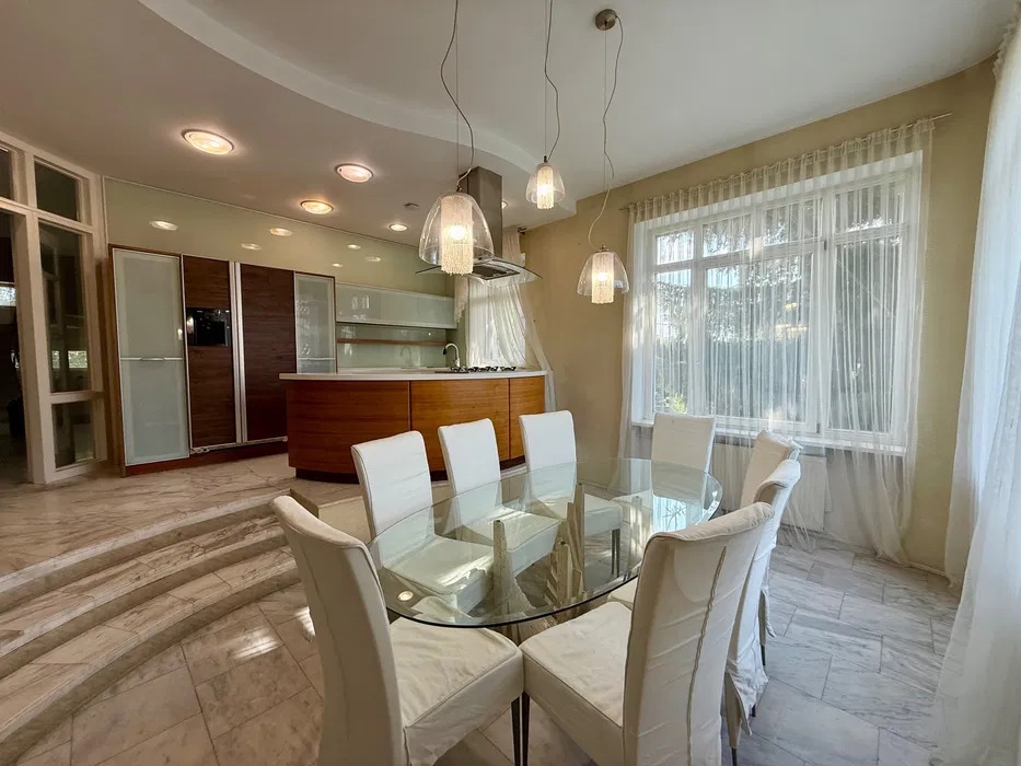 Оренда будинку 485 м², Либідська вул.
