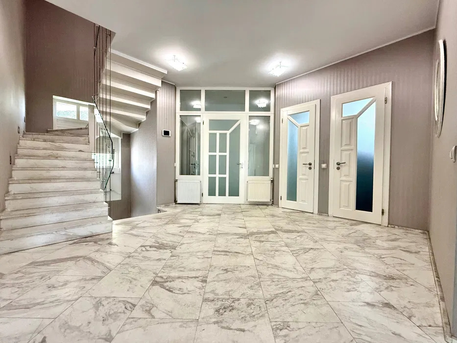 Оренда будинку 485 м², Либідська вул.