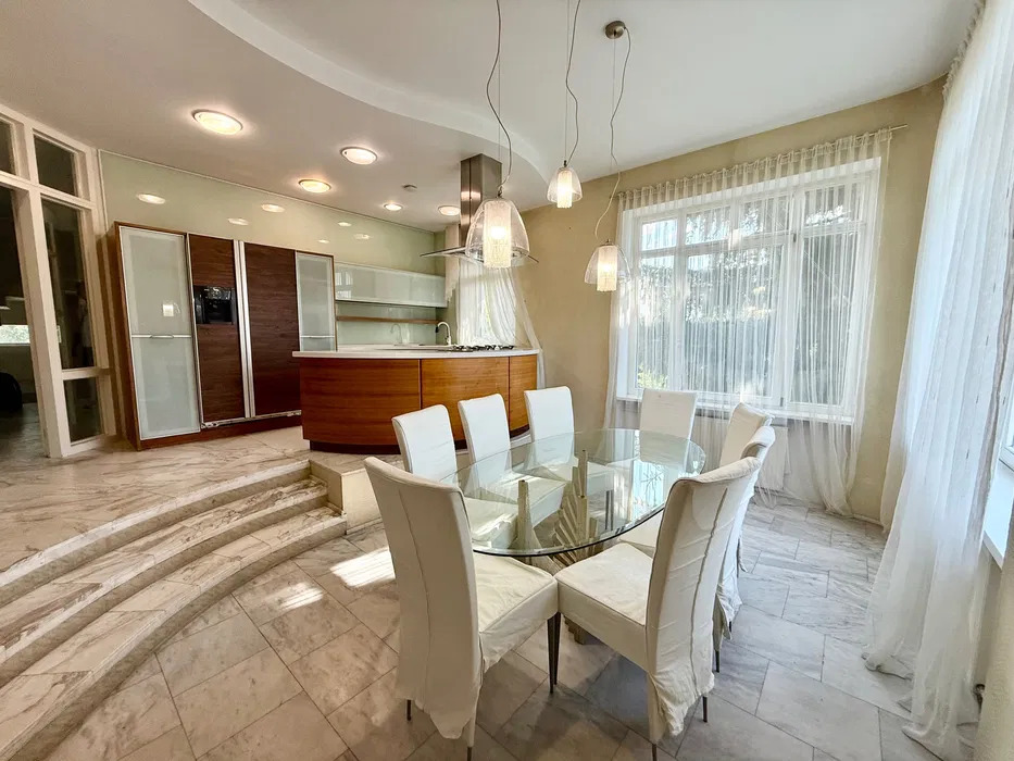 Оренда будинку 485 м², Либідська вул.