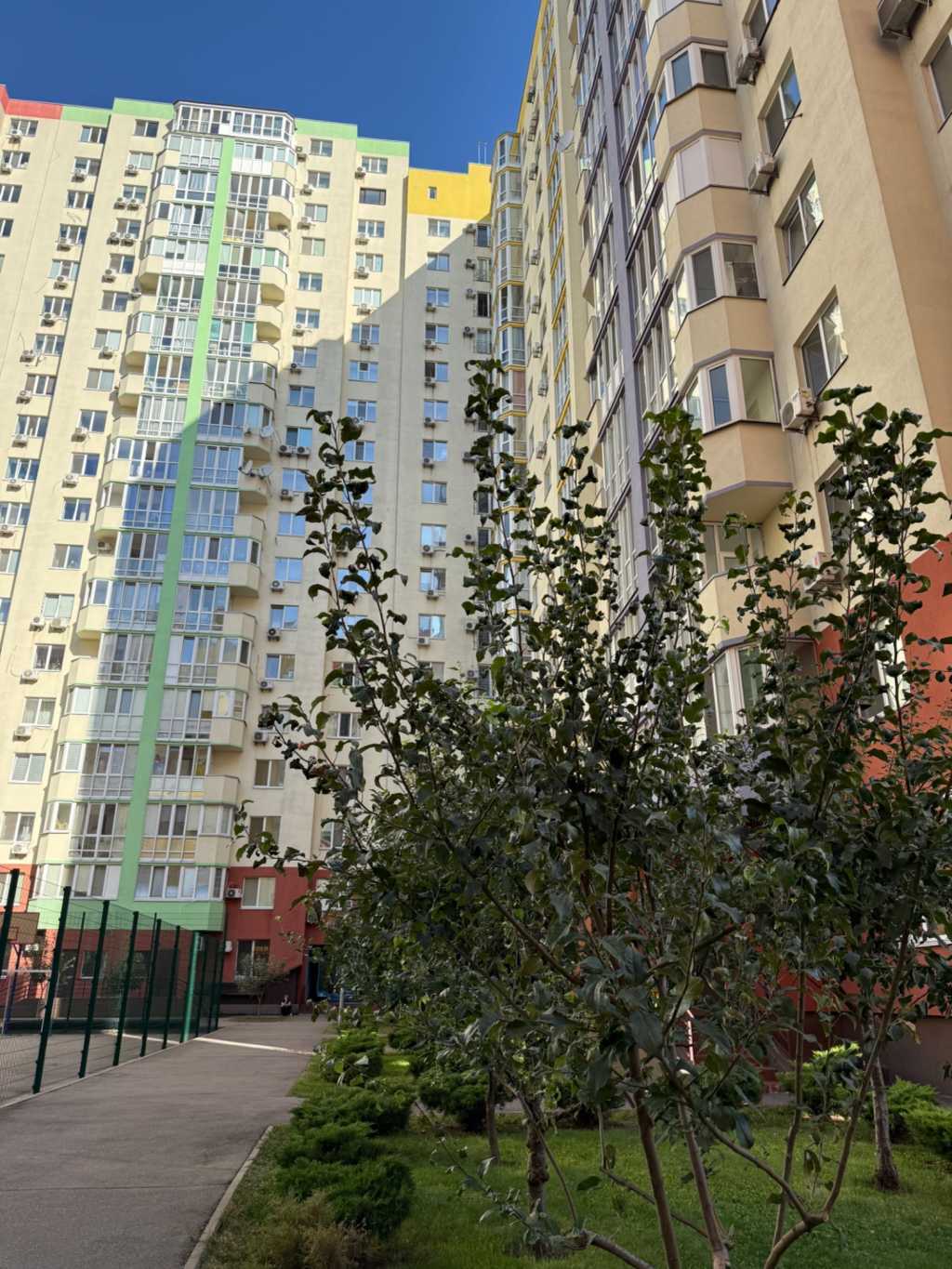 Продажа 1-комнатной квартиры 42 м², Комбинатная ул., 25А