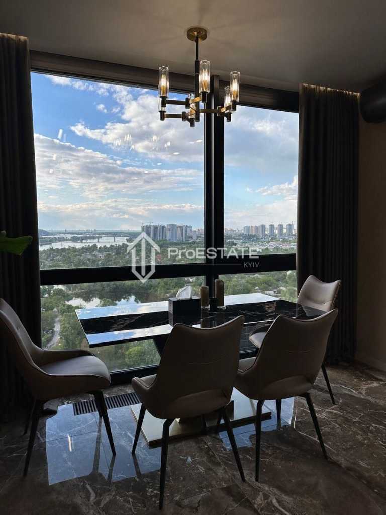 Продаж 3-кімнатної квартири 107 м², Зарічна вул., 6К4