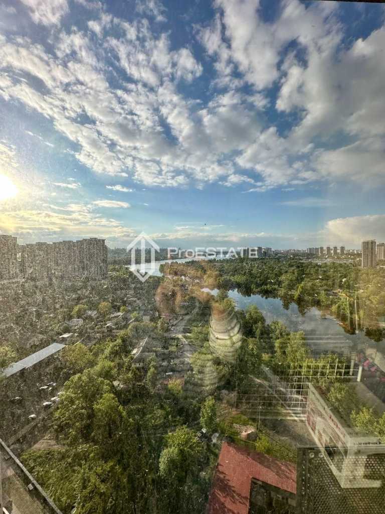 Продаж 3-кімнатної квартири 107 м², Зарічна вул., 6К4