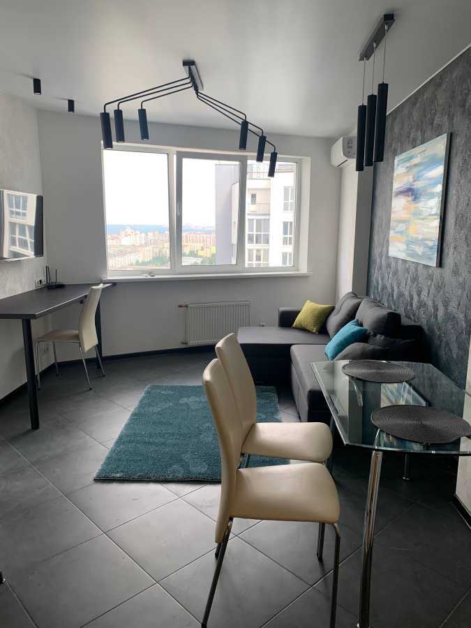 Аренда 1-комнатной квартиры 45 м², Оболонская пл., 1