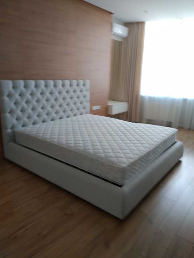Аренда 3-комнатной квартиры 125 м², Глубочицкая ул., 32Б