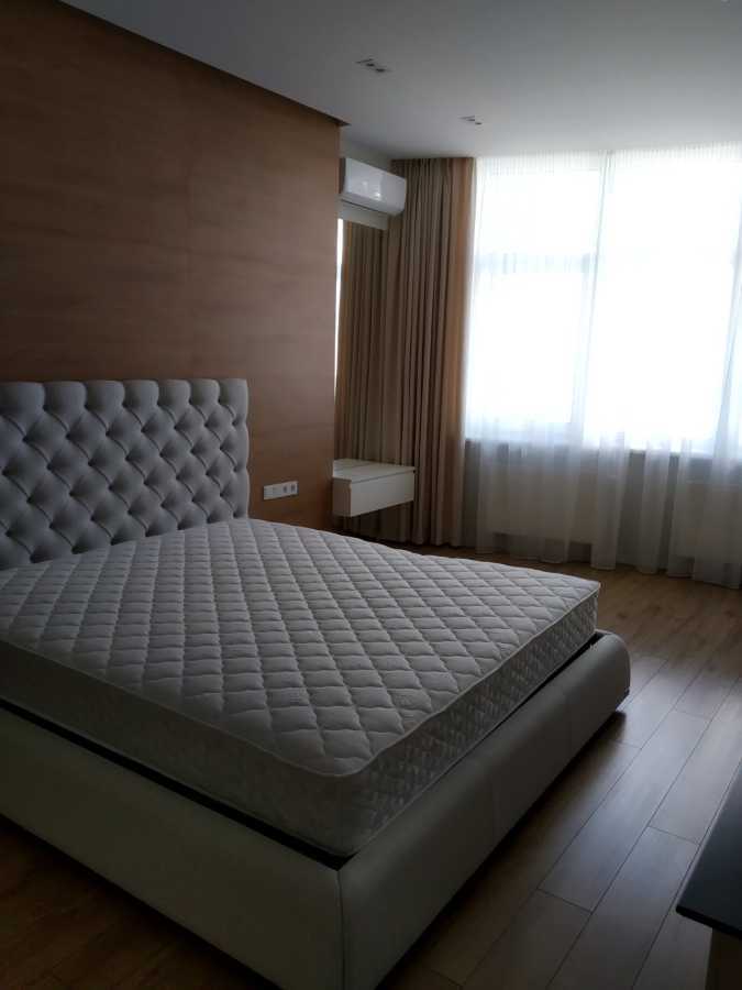 Аренда 3-комнатной квартиры 125 м², Глубочицкая ул., 32Б