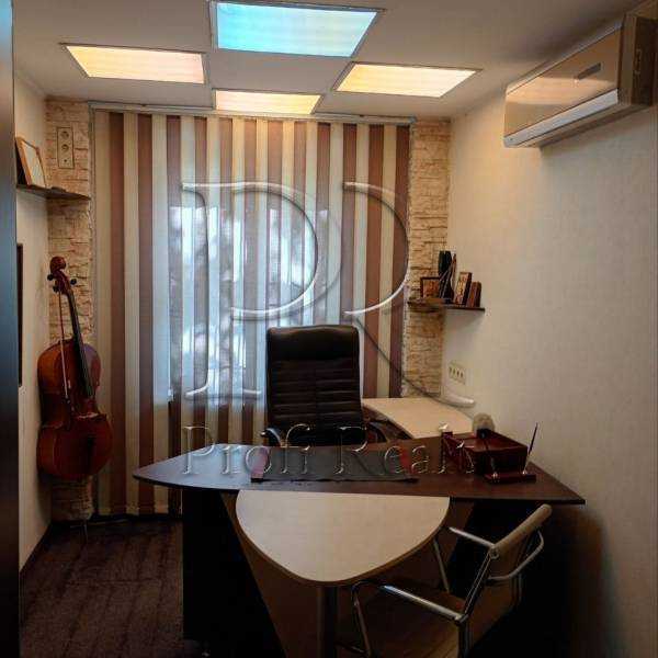 Продаж 3-кімнатної квартири 56 м², Берестейский, 79