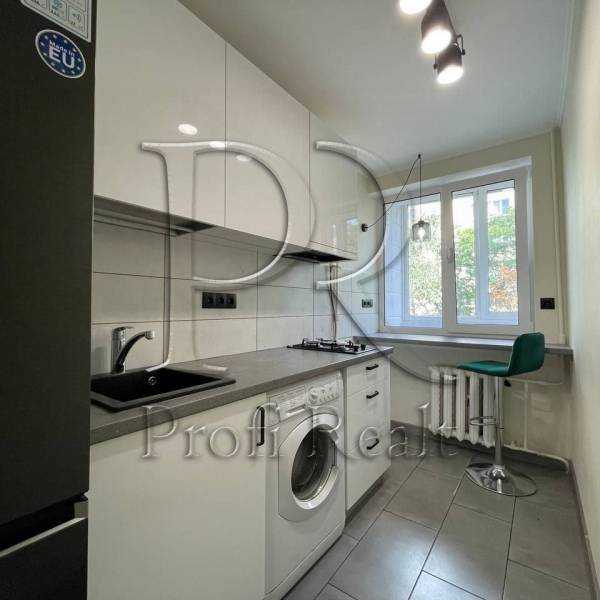 Продажа 1-комнатной квартиры 29 м², Златопольская ул., 3
