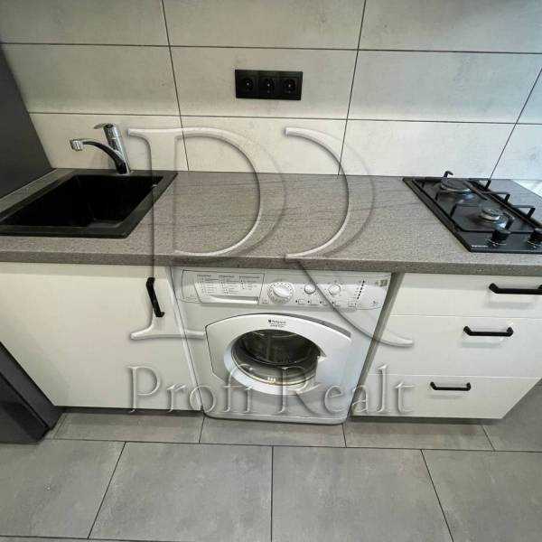 Продажа 1-комнатной квартиры 29 м², Златопольская ул., 3