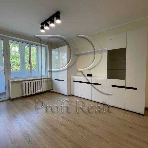 Продажа 1-комнатной квартиры 29 м², Златопольская ул., 3
