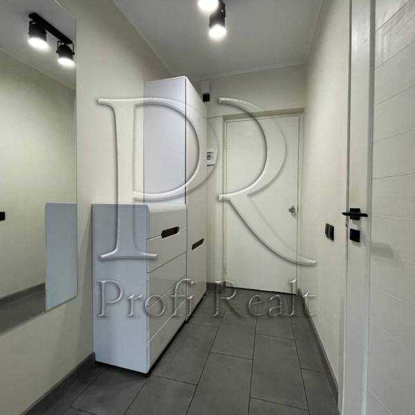 Продажа 1-комнатной квартиры 29 м², Златопольская ул., 3