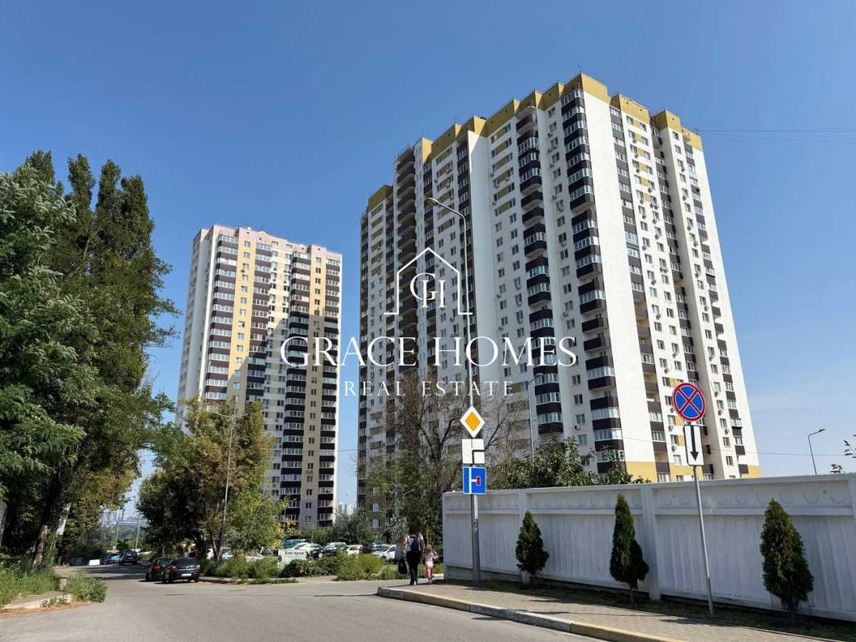 Продаж 3-кімнатної квартири 70.3 м², Моторний пров., 11