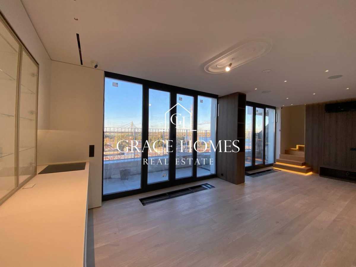 Продаж 3-кімнатної квартири 120 м², Набережно-Рибальська вул., 3