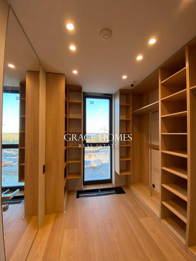 Продаж 3-кімнатної квартири 120 м², Набережно-Рибальська вул., 3
