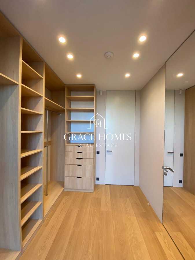 Продаж 3-кімнатної квартири 120 м², Набережно-Рибальська вул., 3