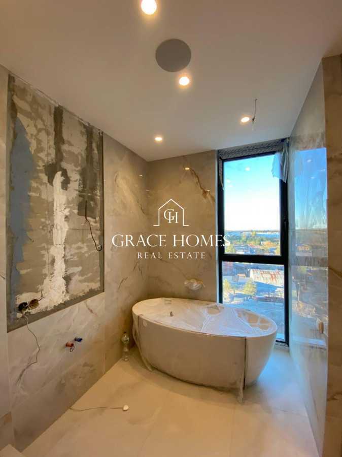 Продаж 3-кімнатної квартири 120 м², Набережно-Рибальська вул., 3