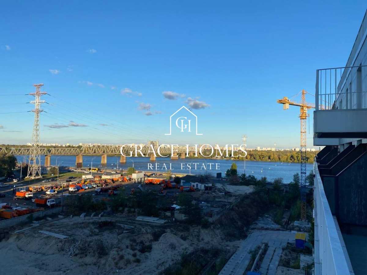 Продаж 3-кімнатної квартири 120 м², Набережно-Рибальська вул., 3