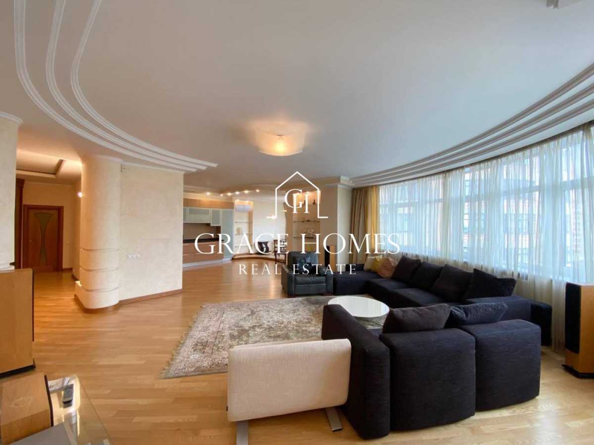 Продажа 4-комнатной квартиры 200 м², Старонаводницкая ул., 13А