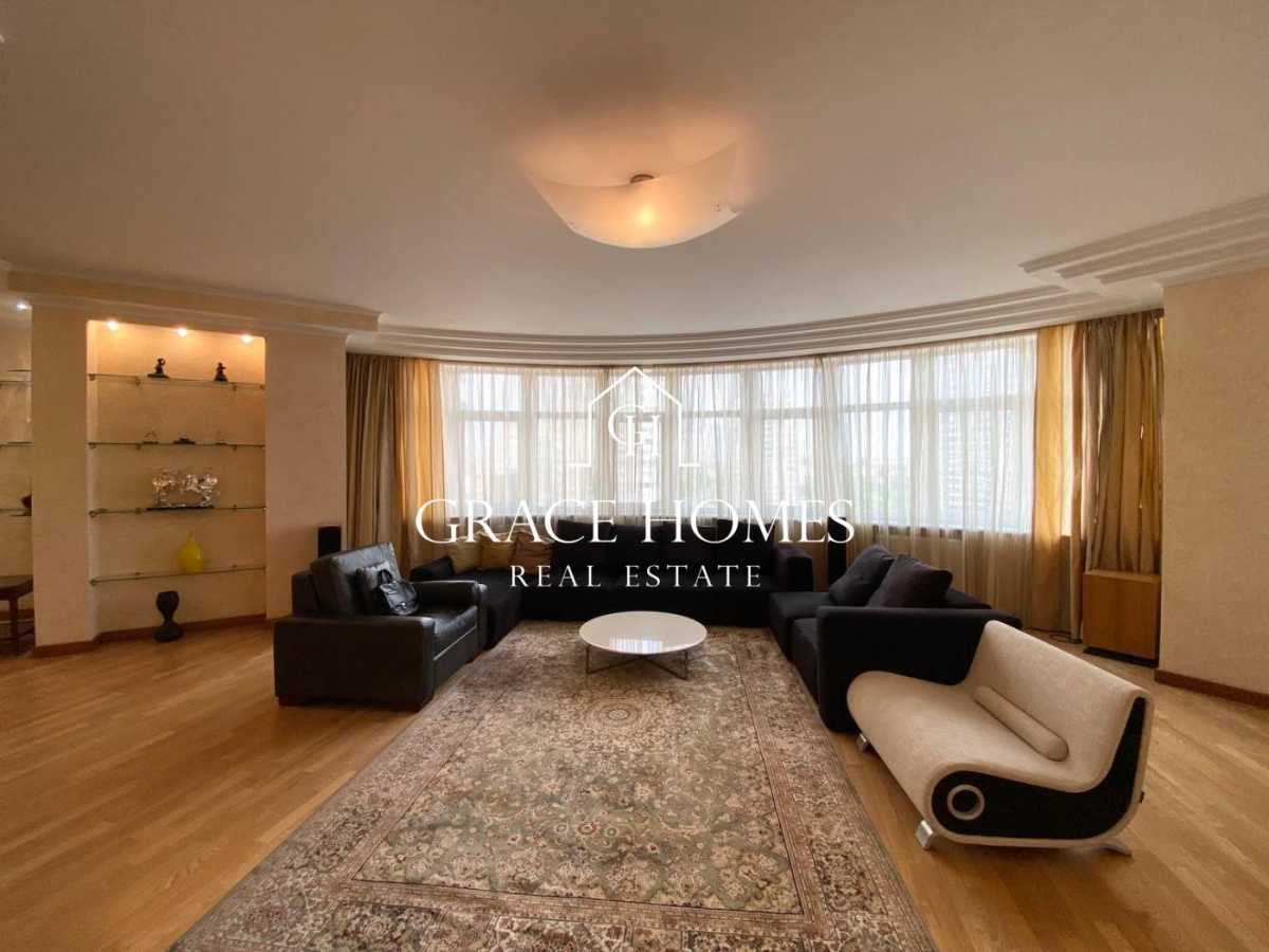 Продажа 4-комнатной квартиры 200 м², Старонаводницкая ул., 13А