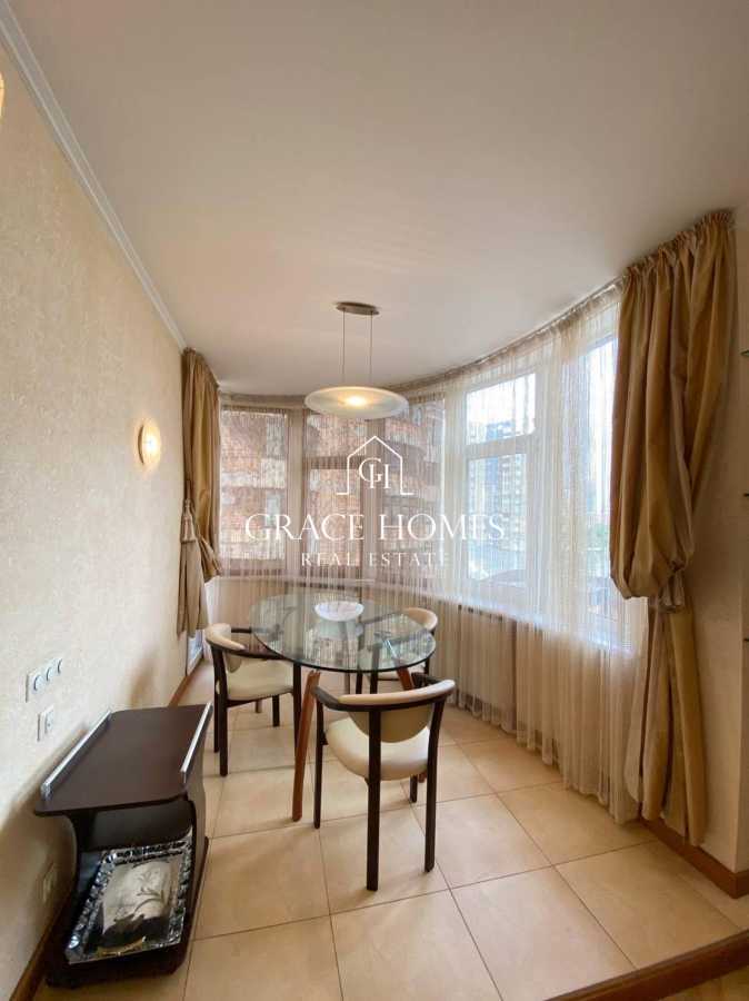 Продажа 4-комнатной квартиры 200 м², Старонаводницкая ул., 13А