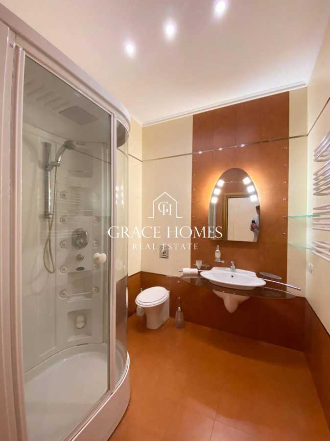 Продажа 4-комнатной квартиры 200 м², Старонаводницкая ул., 13А