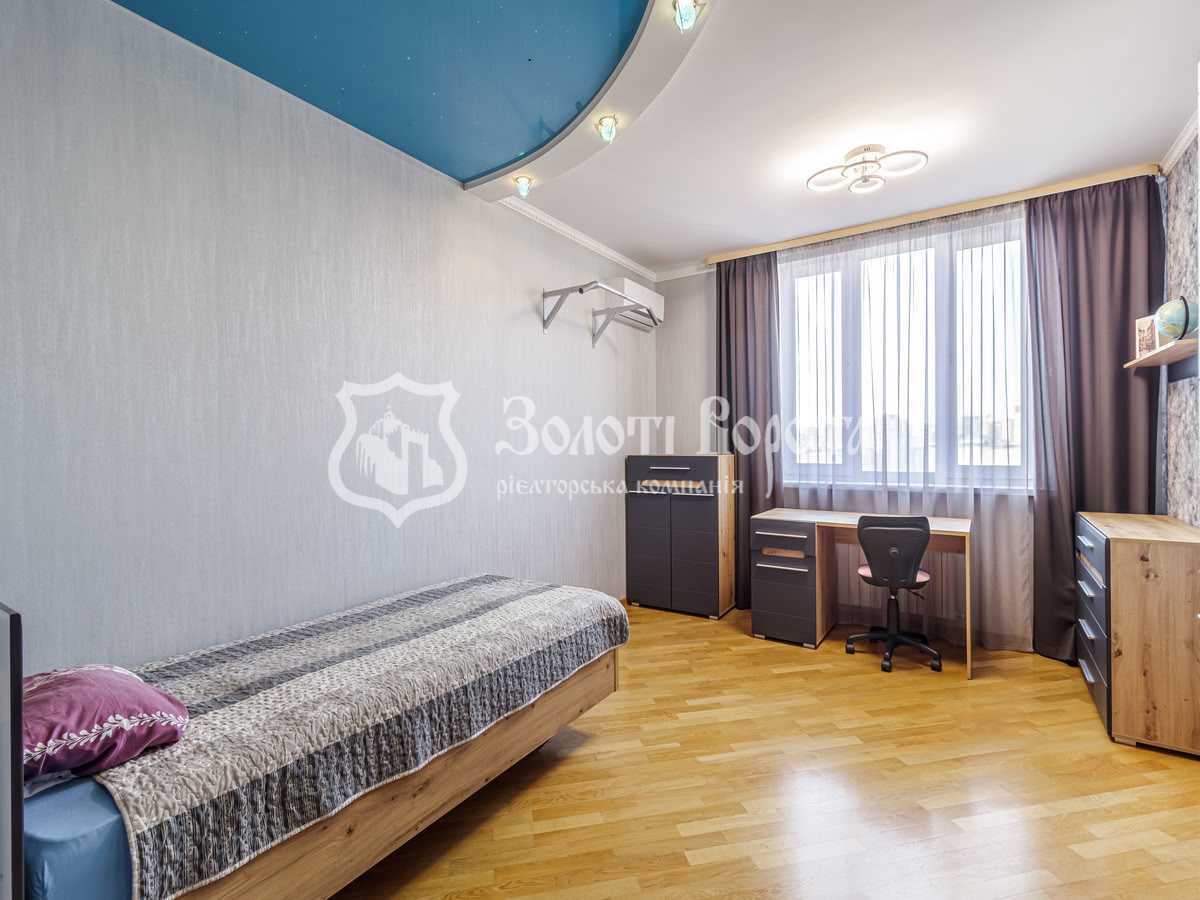 Продаж 4-кімнатної квартири 142 м², Срібнокільська вул., 1