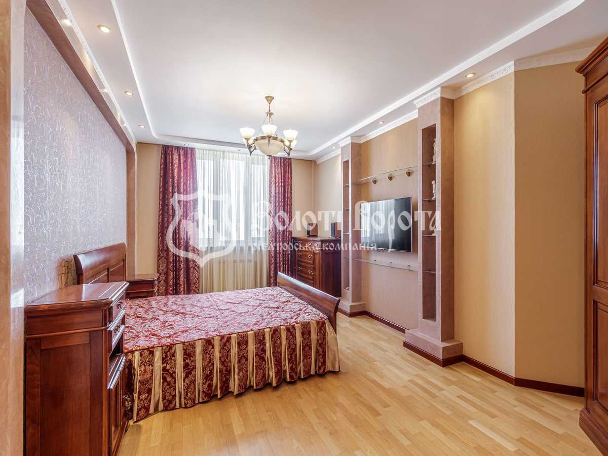 Продаж 4-кімнатної квартири 142 м², Срібнокільська вул., 1