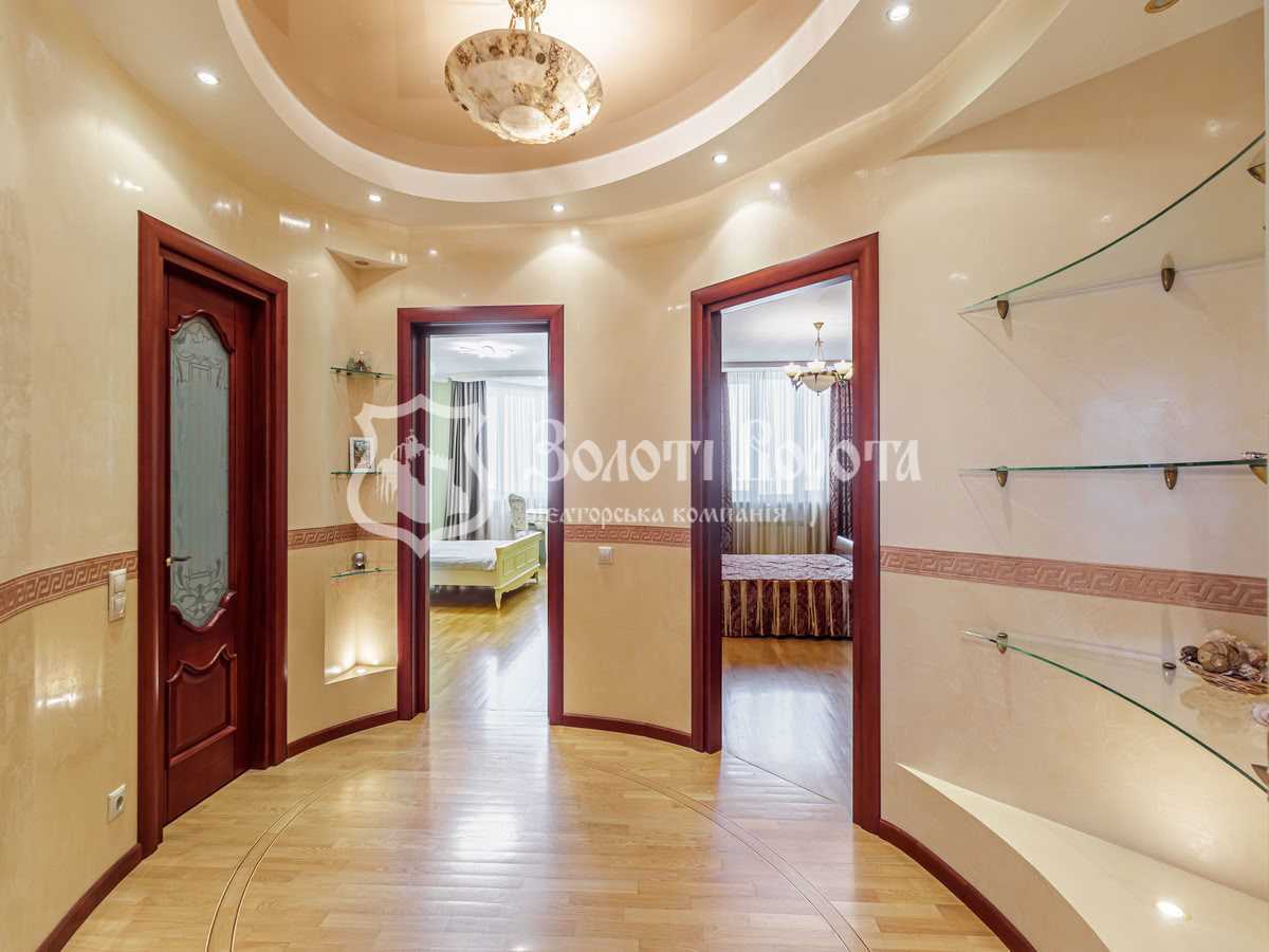 Продаж 4-кімнатної квартири 142 м², Срібнокільська вул., 1
