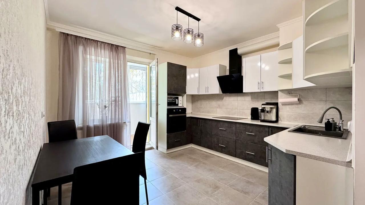 Продаж 2-кімнатної квартири 79 м², Науки просп., 55А
