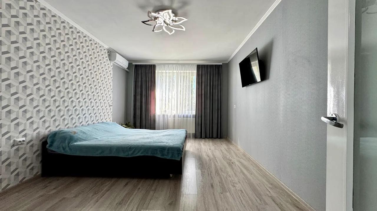 Продаж 2-кімнатної квартири 79 м², Науки просп., 55А